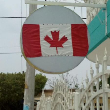 Canadian House Толу Екстер'єр фото