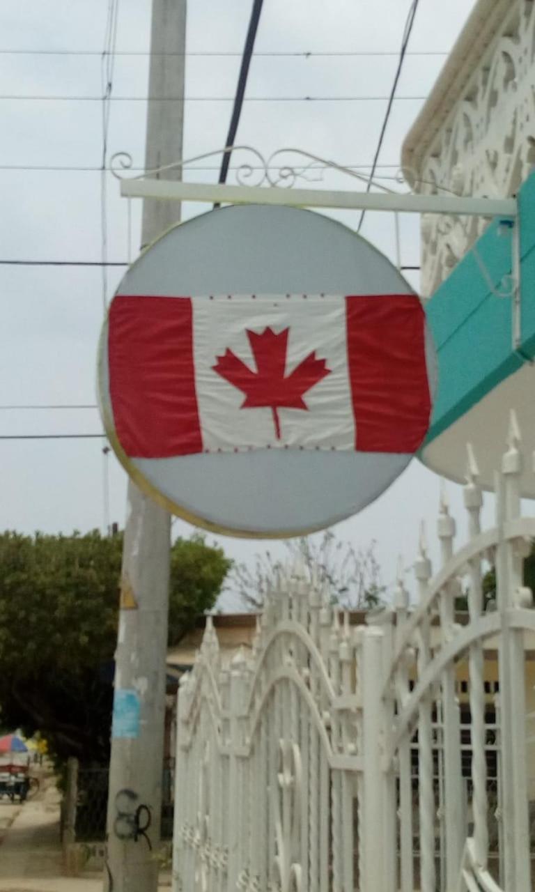 Canadian House Толу Екстер'єр фото